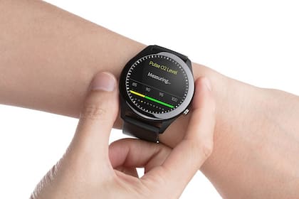 Asus lanzó el VivoWatch SP, un reloj inteligente equipado con diversos sensores que permiten registrar el nivel de oxígeno en sangre, además de ofrecer funciones de salud como un electrocardiograma y el registro de la presión arterial