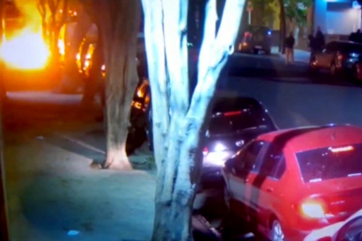 Atacaron el frente de diario Clarin con bombas molotov