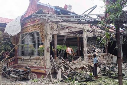 Ataque aéreo contra monasterio budista en Myanmar deja al menos 23 muertos