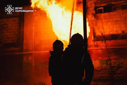 Ataque aéreo ruso golpea un hospital ucraniano días antes de reunión de Zelensky con Trump