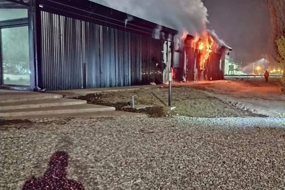 Ataque Centro de Informes Turísticos El Bolsón