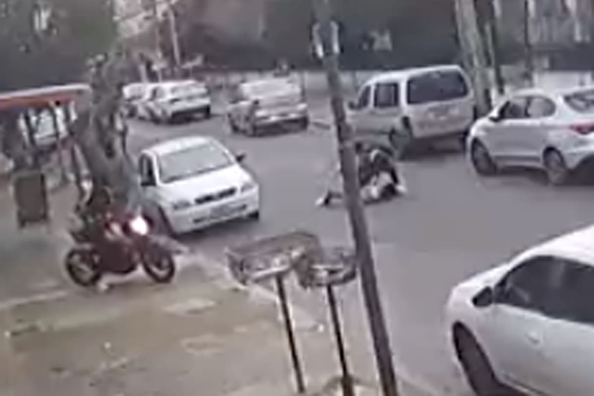 Ataque de motochorros a una maestra en la puerta de una escuela en La Matanza