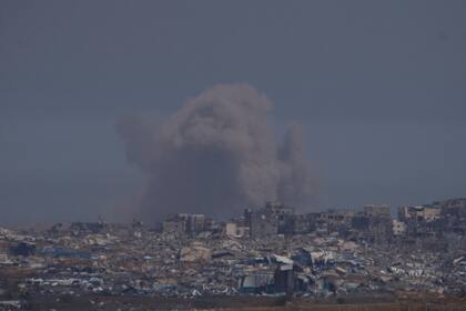 Ataques en Gaza causan más de 40 muertos mientras Israel se prepara para intensificar su ofensiva