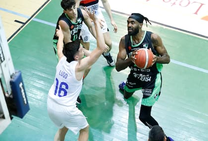 Atenas ganó el tercer partido de local y puso la serie por la permanencia 2 a 1 a favor de San Lorenzo