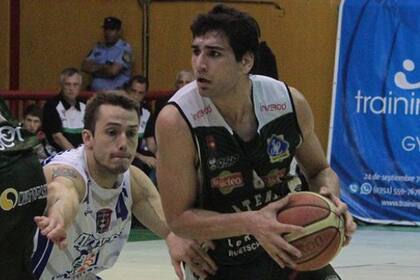 Atenas se impuso ante el líder Quimsa