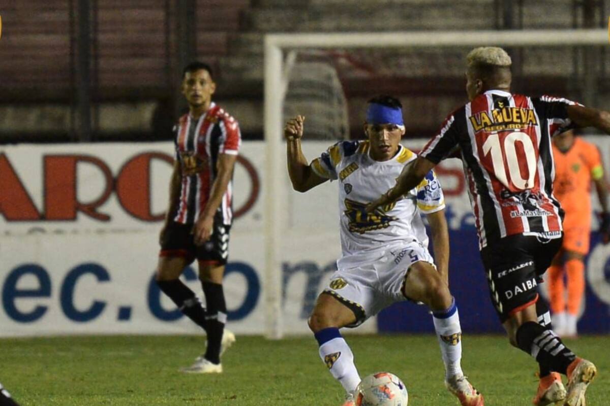 Atlanta venció por 1-0 a Chacarita en un clásico que volvió a jugarse después de 6 años y tuvo de todo: expulsiones, juego brusco y la furia de Walter Erviti