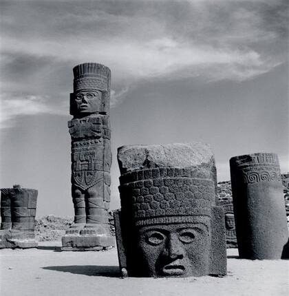 Atlantes en Tula: Figuras de la cultura tolteca en el sitio arqueológico de México