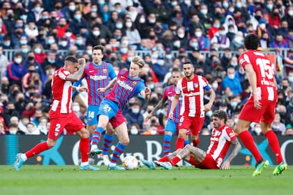 Atlético de Madrid vs. Barcelona, una atractiva propuesta de la liga de España, con varios argentinos involucrados.