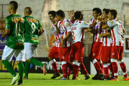 Atlético festejó ante Ferro en su estreno en el torneo