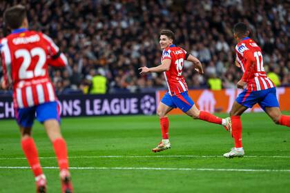 Julián Álvarez metió un golazo para el empate del Atlético Madrid