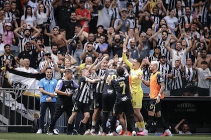 Atlético Mineiro superó a Santos por 3 penales contra 1