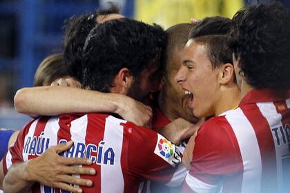 Atlético se abraza al liderazgo de la Liga española