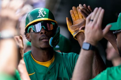 Atléticos vencen 5-1 a Orioles y ganan su primera serie en más de un mes