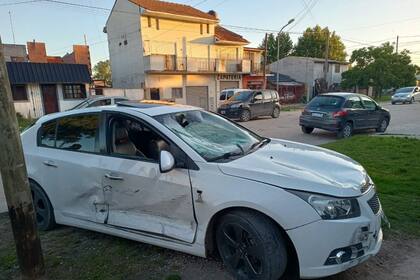 Atropelló a un ciclista y luego chocó contra un auto