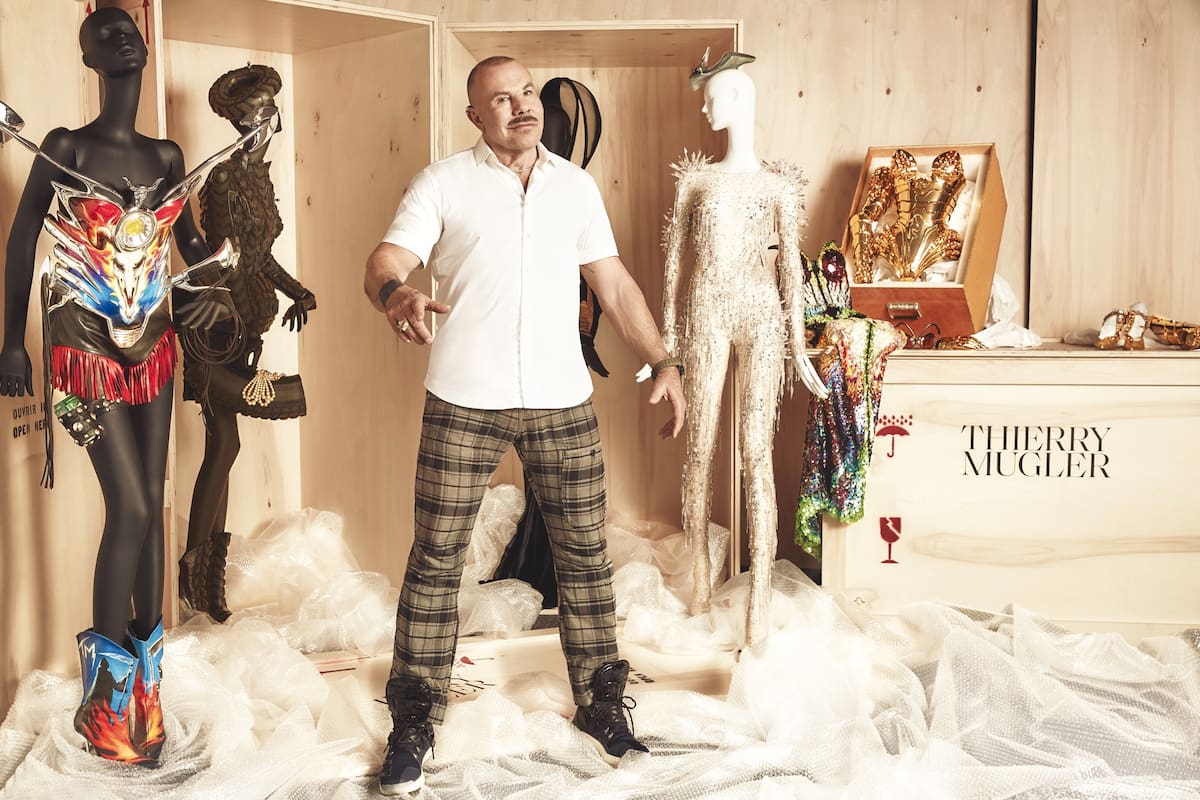 Atuendos del diseñador francés de celebridades como Beyoncé, Lady Gaga y Cardi B, un adelantado a la “era de los cyborgs”, llegan por primera vez a un museo de arte moderno. Creativo como pocos, inventó los fashion shows: “Fue él quien desarrolló la idea de la puesta en escena de la moda”, asegura e