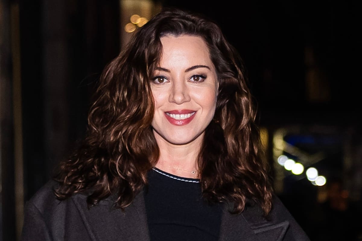 Aubrey Plaza espera su primer hijo con su pareja, el actor Christopher Abbott, un año después de la muerte de su marido, el cineasta Jeff Baena