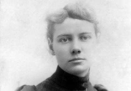Una respuesta irónica al columnista del Pittsburgh Dispatch fue el primer gran paso que dio Elizabeth Jane Cochran. La carta firmada como “huerfanita solitaria” impresionó a George Madden, editor en jefe del periódico. Pronto Elizabeth se convirtió en Nellie Bly