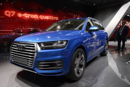 Audi mostró su nueva línea de autos deportivos en el Salón del Automóvil de Ginebra, con la mira puesta en los avances de las compañías tecnológicas como Google y Apple