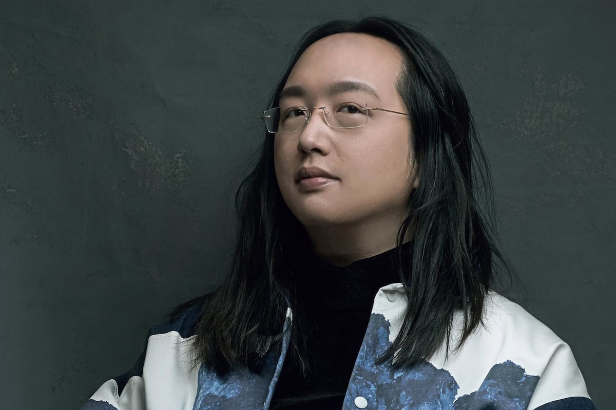 Audrey Tang: "La polarización es un síntoma de la falta de espacios plurales para que las conversaciones ocurran. Si nuestras maneras de comunicarnos son solo efímeras y solo podemos comunicarnos con un RT o un pulgar arriba o abajo, hasta las personas con las mejores intenciones a veces se vuelven polarizadas por la lógica de esos espacios"