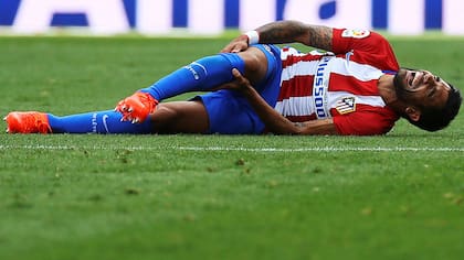 Augusto Fernández sufrió una lesión en su rodilla