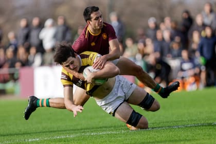 Augusto Vaccarino consigue el primer try de Belgrano, que se impuso por 34-24 a Newman en Benavídez y se acomodó en las alturas de la tabla del Top 12 de URBA.