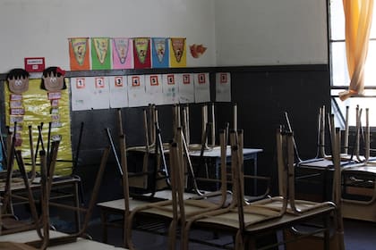 Aulas vacías en una escuela de La Plata tras cuatro días consecutivos de paro docente en la provincia de Buenos Aires
