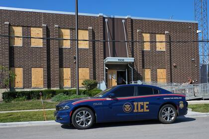 Aumentan los arrestos de inmigrantes en Chicago; activistas intensifican sus tácticas de resistencia