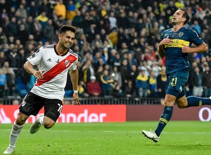 Aún sabiendo que no alcanzaría a Gonzalo Martínez, Izquierdoz siguió corriendo por respeto a Boca