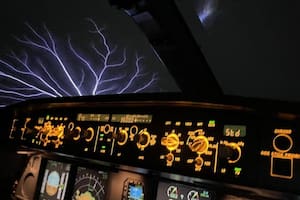 Aunque antiguamente el "fuego de San Telmo" era visto solo en los barcos, en la actualidad también se percibe desde los aviones