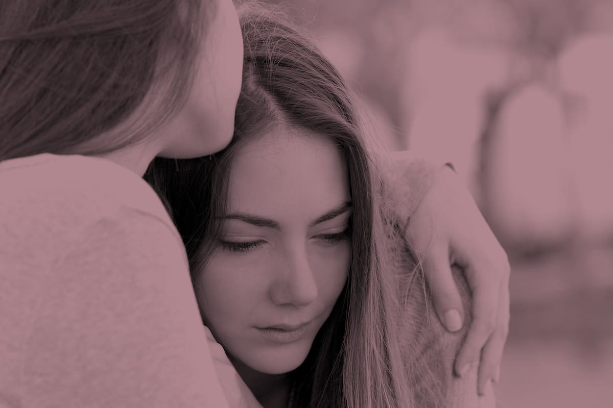 Aunque cada vez hay más conciencia de qué implica la violencia de género y la necesidad de intervenir a tiempo, no siempre es fácil que las jóvenes que están en esa situación puedan entender que eso nunca es amor; el apoyo y la contención de los pares es uno de los sostenes más importantes; las claves para actuar y saber leer las señales de alerta