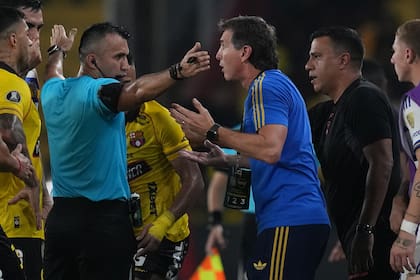 Aunque durante el partido hubo reclamos contra el árbitro, Ubeda reconoció que la expulsión de Santiago Ascacibar fue correcta.