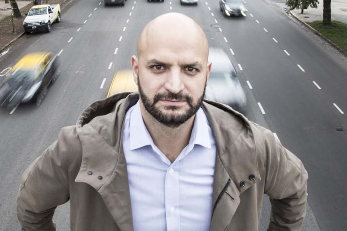 Aunque el oficialismo ama la tecnología y a los gurúes de Silicon Valley, en la Ciudad de Buenos Aires, Uber no está permitido. Juan José Mendez, a cargo del transporte de la Ciudad, cumple esa decisión, mientras piensa cómo otras tecnologías pueden mejorar la vida de la gente.