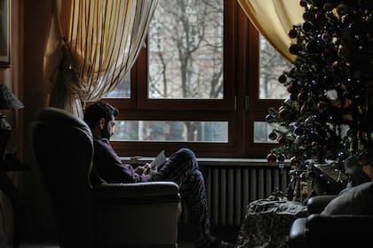 Aunque en el invierno hay menos luz natural durante el día, abrir las ventanas puede ser una opción para gastar menos energía en iluminación artificial