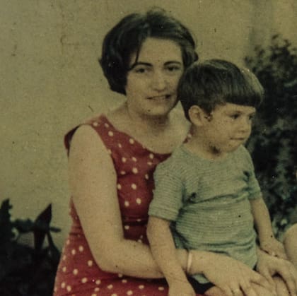 Aunque en su familia Jean fue tratado como "uno más", él piensa que su madre fue la que más sufrió su enfermedad