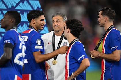 Aunque estaba preocupado por la llegada tardía de los jugadores que disputaron la Copa del Mundo, los jugadores de Paris Saint-Germain volvieron a responderle a Luis Enrique y van detrás de su anhelo de obtener la tercera Champions League consecutiva.