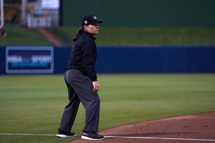 Aunque la NBA, NFL y el fútbol internacional ya rompieron barreras de género, Pawol es la primera en hacerlo en la MLB
