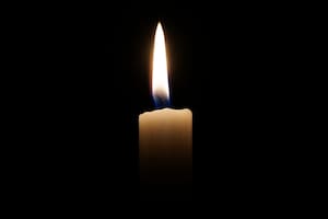Aunque las velas son útiles, su duración limitada las convierte en opciones poco eficientes para afrontar cortes de luz largos