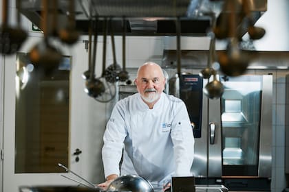 Aunque lo suyo es la pastelería, Osvaldo Gross ahora lanzó un libro de comidas saladas