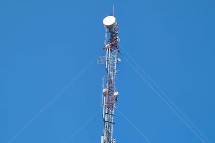 Aunque los estudios confirman que el uso de redes 5G no tiene impacto físico en las personas, persisten las teorías conspirativas que lo posicionan como una tecnología dañina