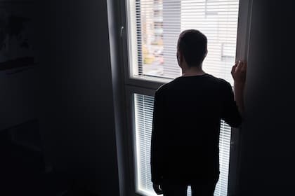 Aunque se consideraba que el problema de la soledad afectaba a personas mayores, hoy se sabe que no hay barreras etarias