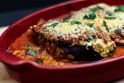 Aunque se trata de una comida deliciosa para muchas personas, puede llegar a ser tóxica si es consumida en exceso