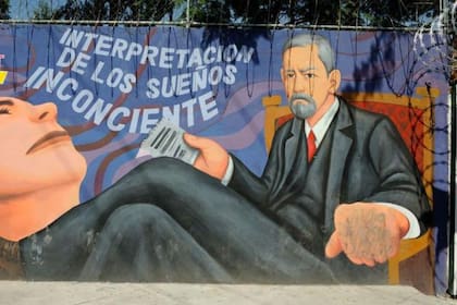 Aunque Sigmund Freud nunca pisó América Latina, mantuvo estrechas relaciones con médicos e intelectuales de la región. En la foto, un mural sobre Freud en Ciudada de México.