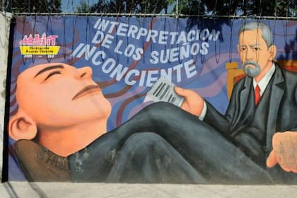 Aunque Sigmund Freud nunca pisó América Latina, mantuvo estrechas relaciones con médicos e intelectuales de la región. En la foto, un mural sobre Freud en Ciudada de México.