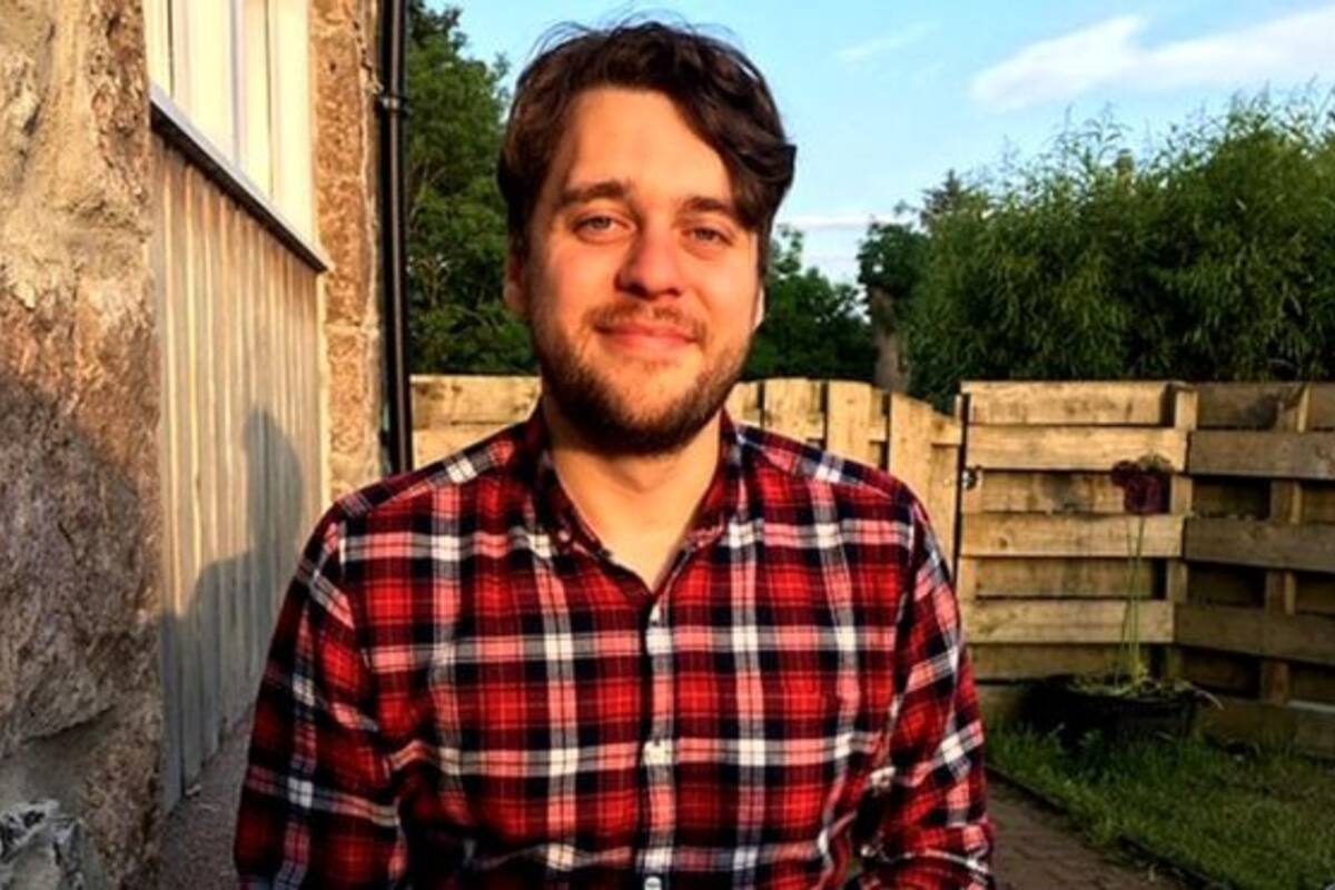 Aunque ya no tiene el virus, ODwyer no puede valerse por sí mismo.