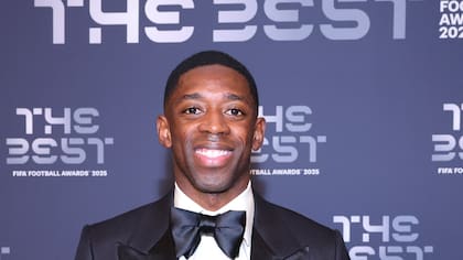 Aura total: así lució el jugador del PSG tras recibir su condecoración