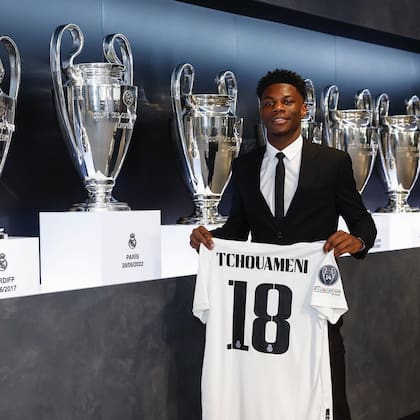 Aurélien Tchouaméni en su presentación oficial en el Real Madrid. Foto/Instagram @aurelientchm17