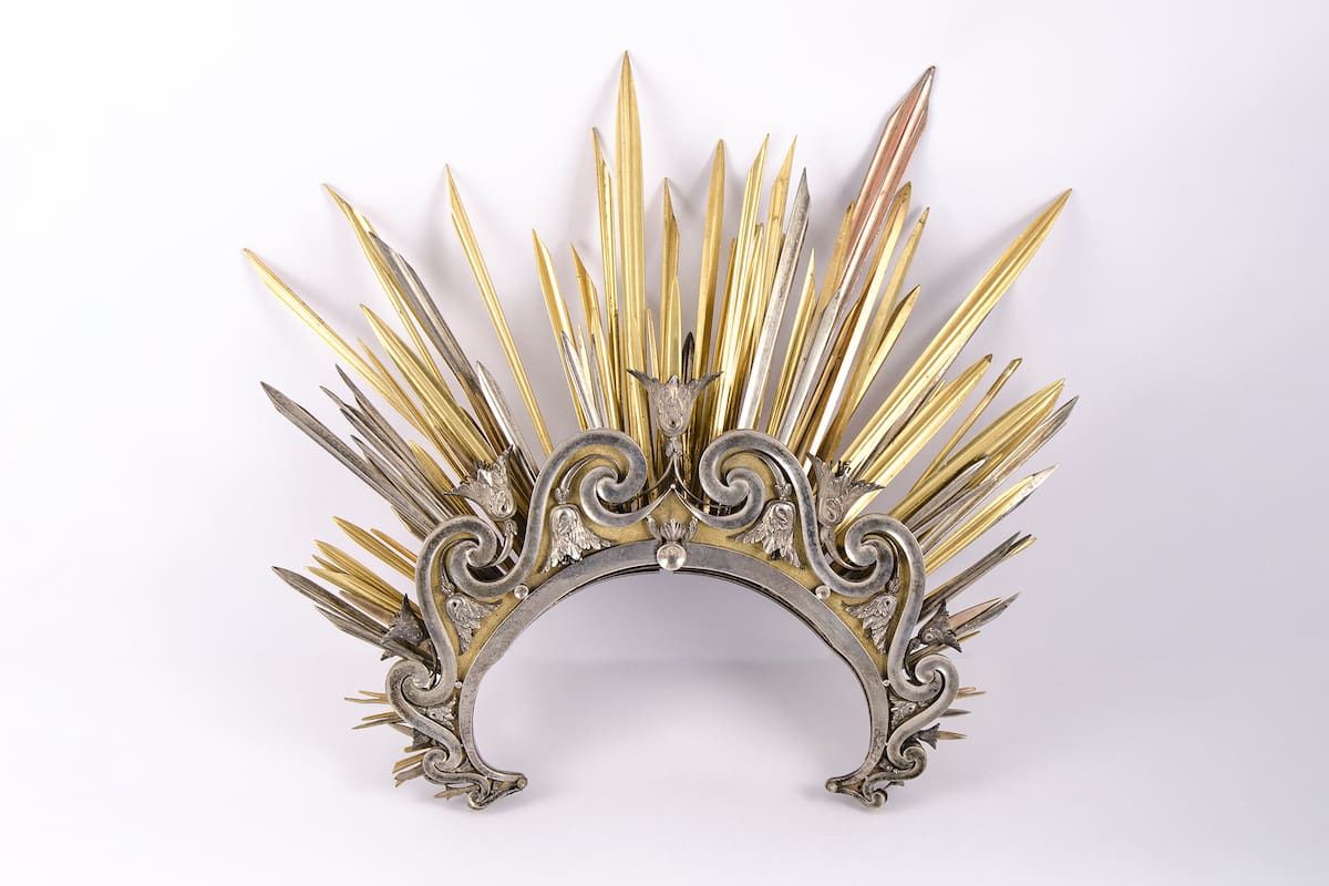 Aureola de plata, de José Boqui (Buenos Aires, 1799), es la obra más antigua con la identificación de su autor en la historia de la platería argentina