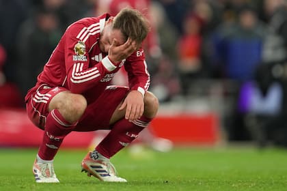 Ausencias clave cobran factura y Liverpool empata 0-0 con Leeds en la Liga Premier