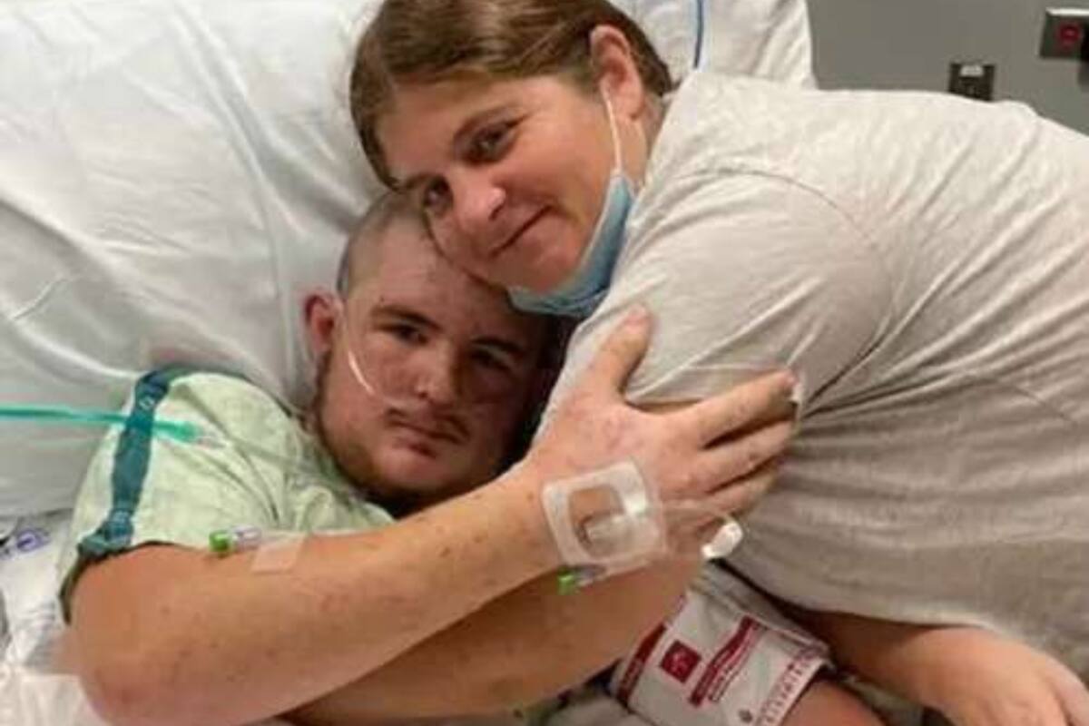 Austin Bellamy fue atacado por un enjambre de abejas africanas y terminó en coma