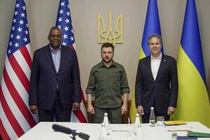 Austin, Zelensky y Blinken en Kiev